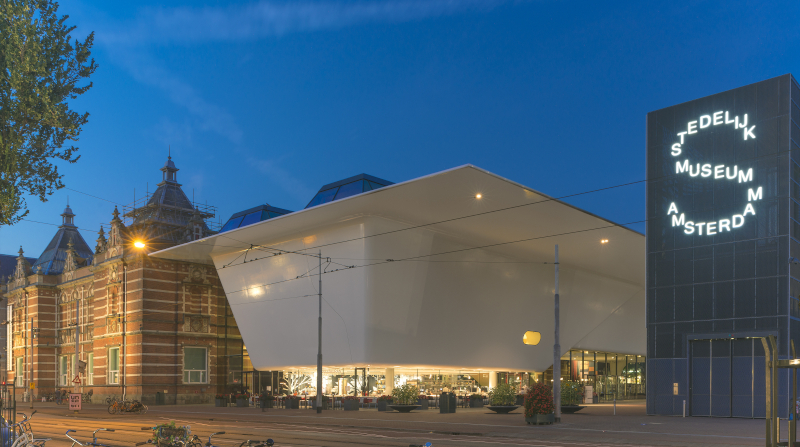 De nieuwe vleugel van het Stedelijk Museum Amsterdam